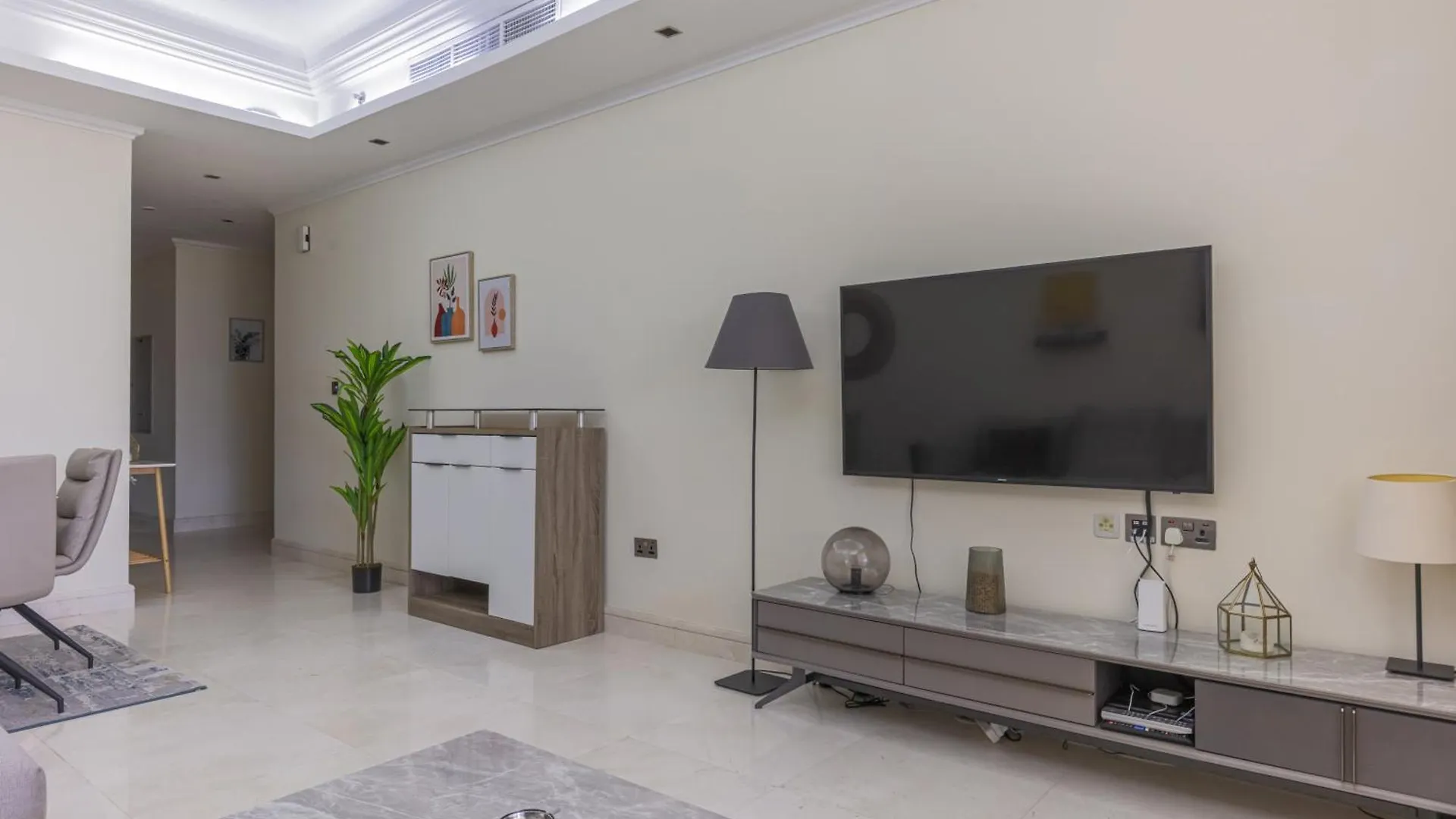 Appartamento Spacious New 2 Bdr, Pool And Beach Access Dubai