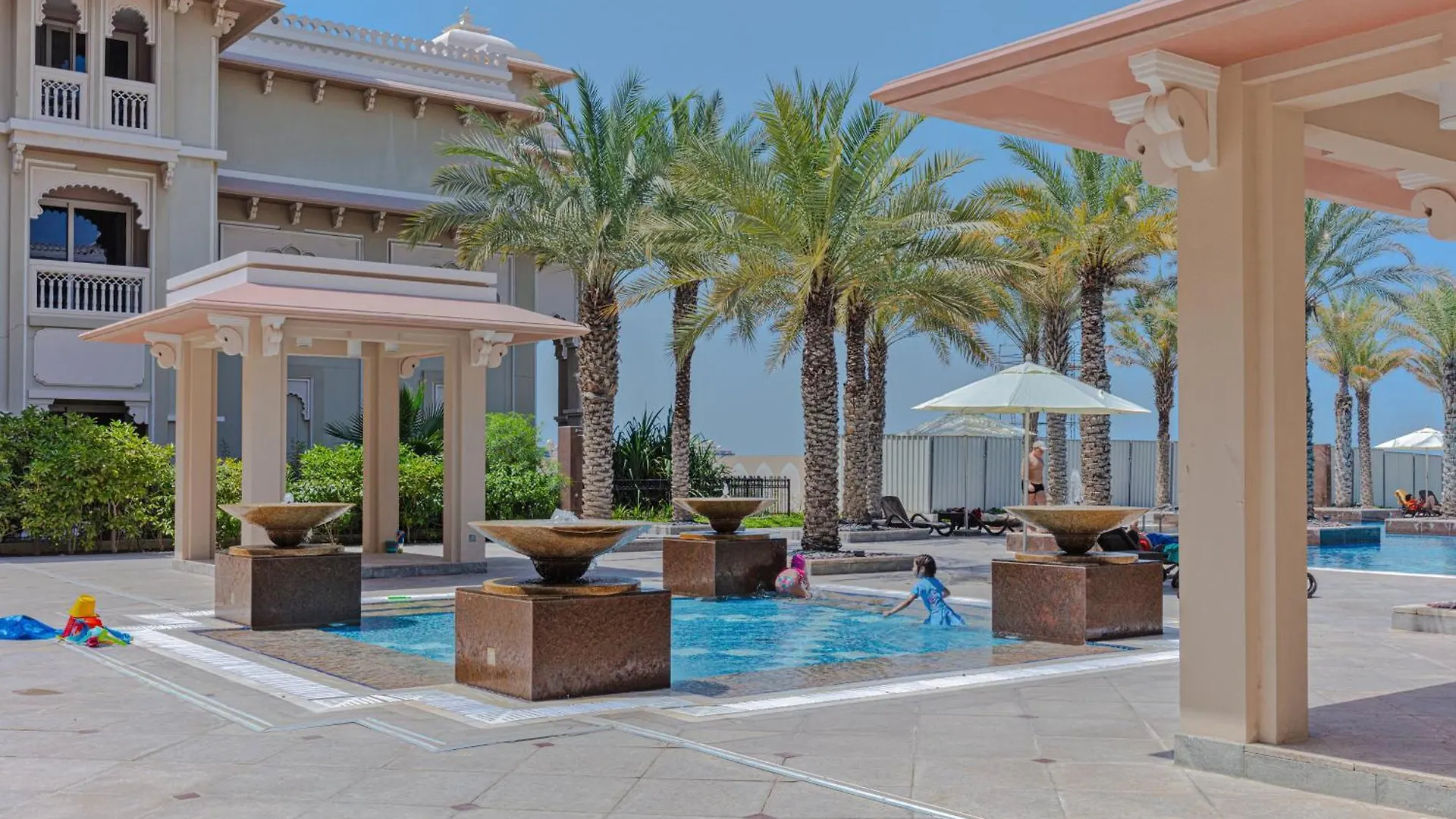 Spacious New 2 Bdr, Pool And Beach Access Dubai
