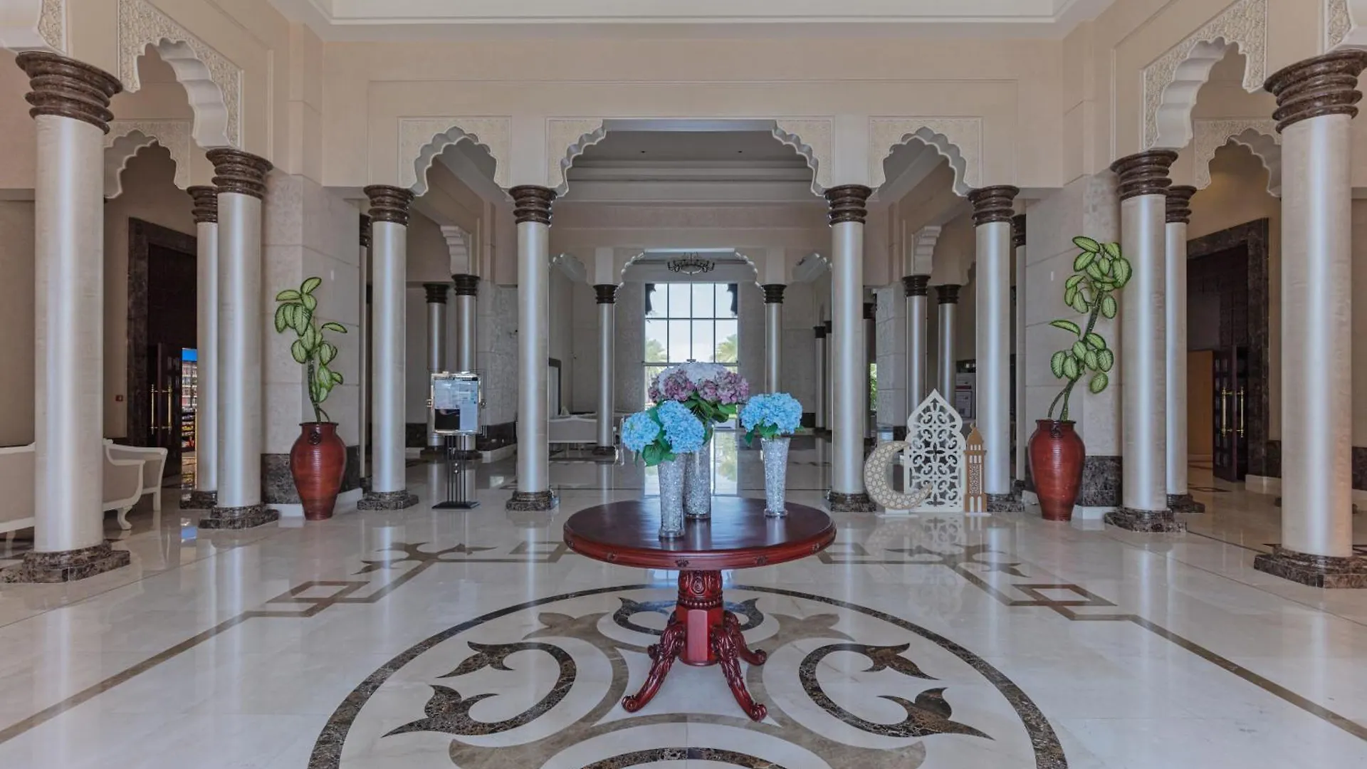 Spacious New 2 Bdr, Pool And Beach Access Dubai 0*,