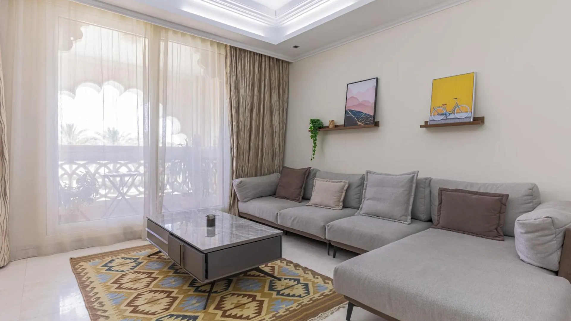 Spacious New 2 Bdr, Pool And Beach Access Dubai
