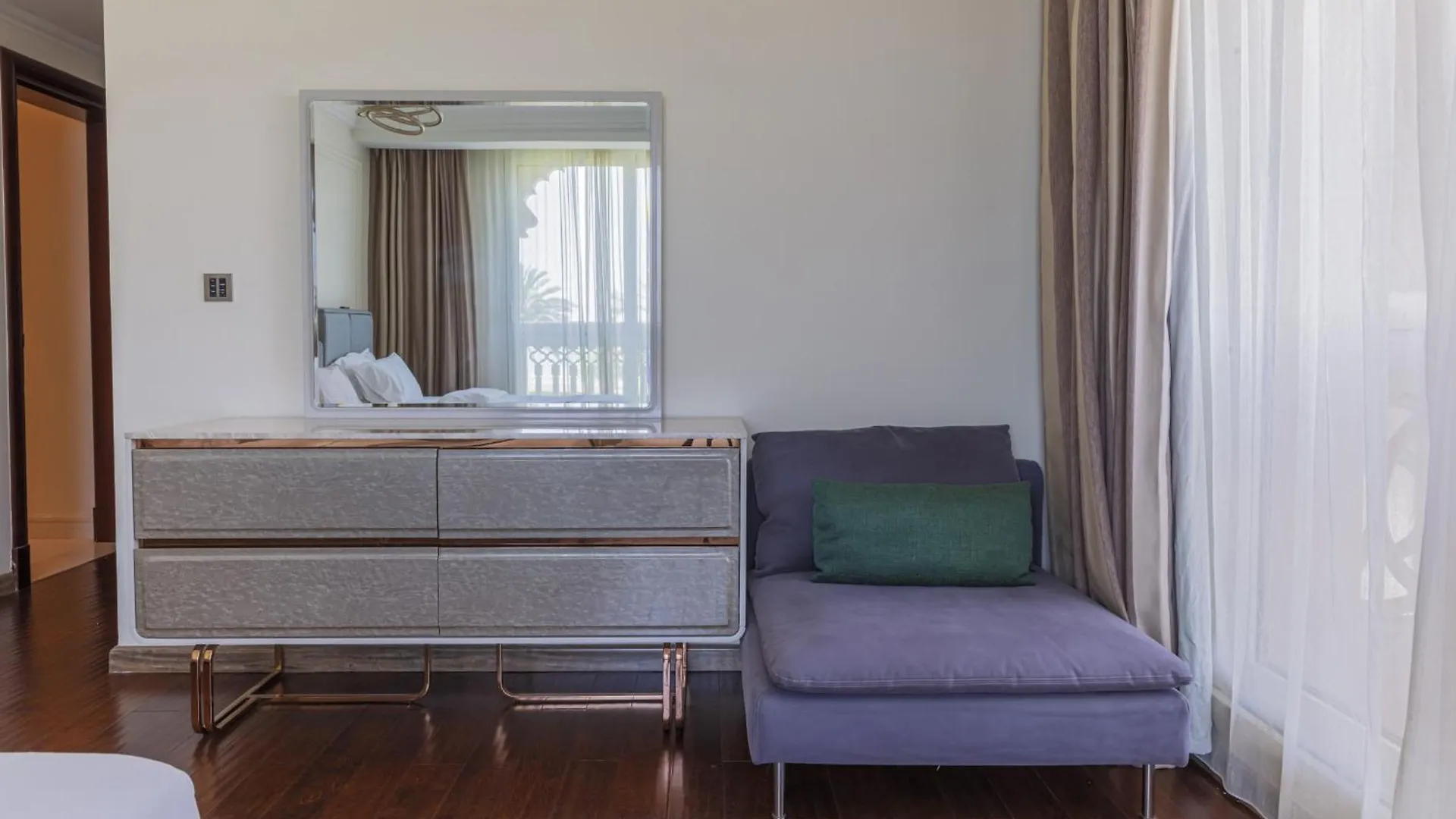 Spacious New 2 Bdr, Pool And Beach Access Dubai Apartment