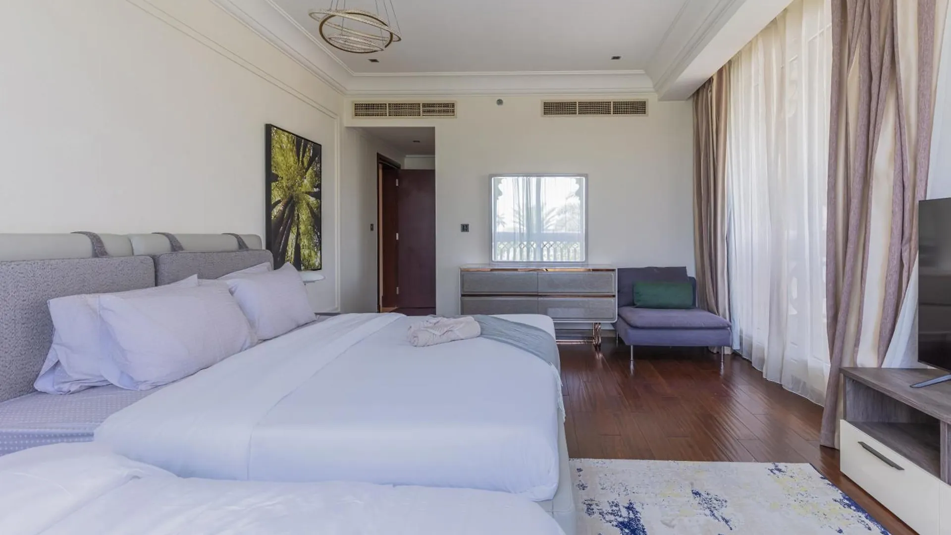 Apartment Spacious New 2 Bdr, Pool And Beach Access Dubai