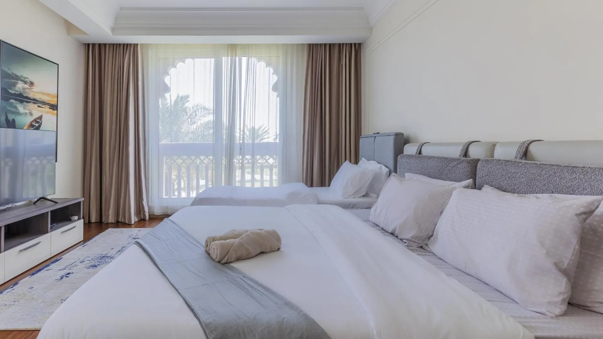 Spacious New 2 Bdr, Pool And Beach Access Dubai Apartment