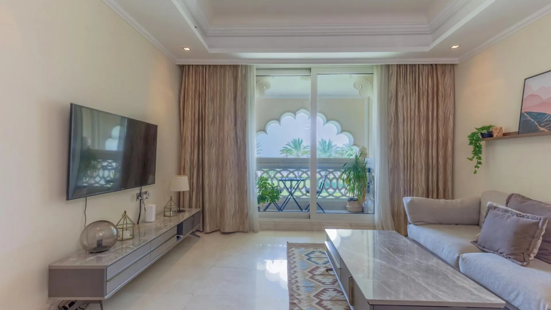 Spacious New 2 Bdr, Pool And Beach Access Dubai
