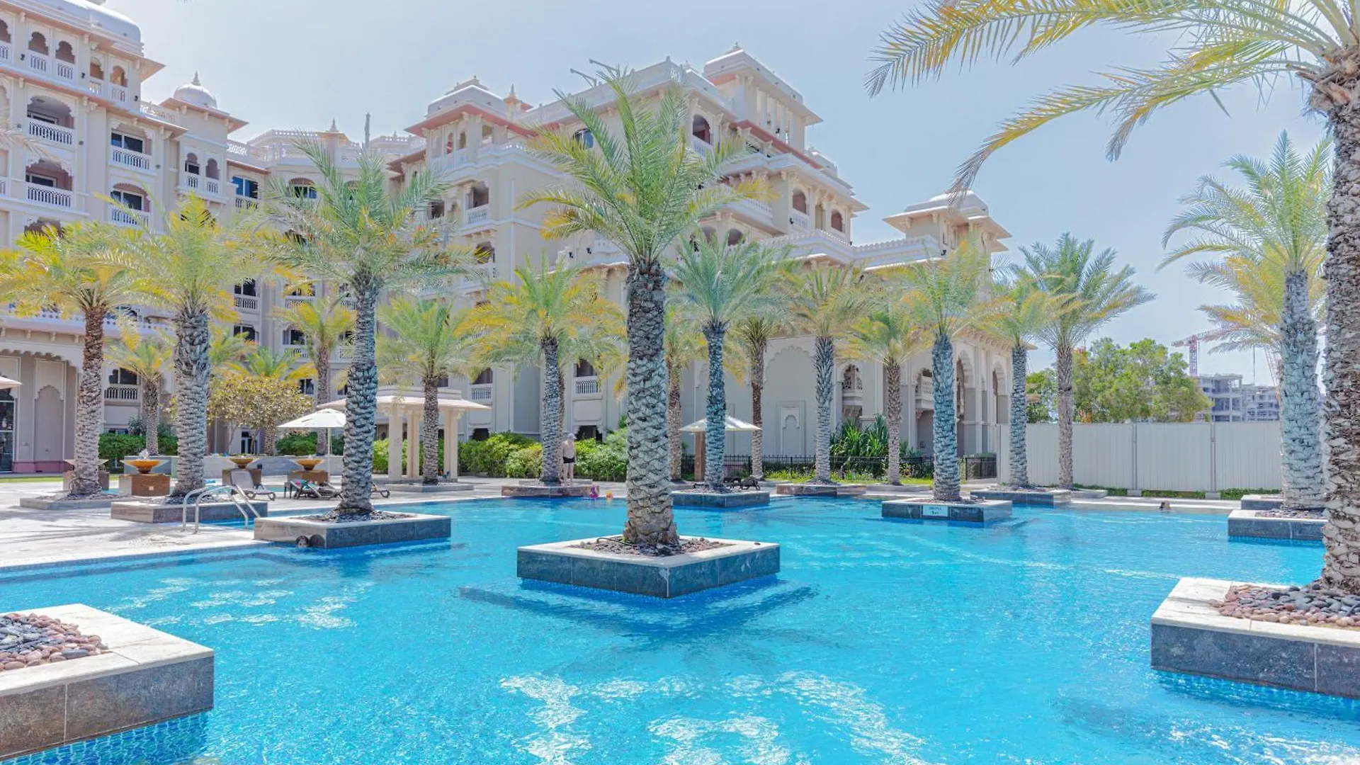 Spacious New 2 Bdr, Pool And Beach Access Dubai