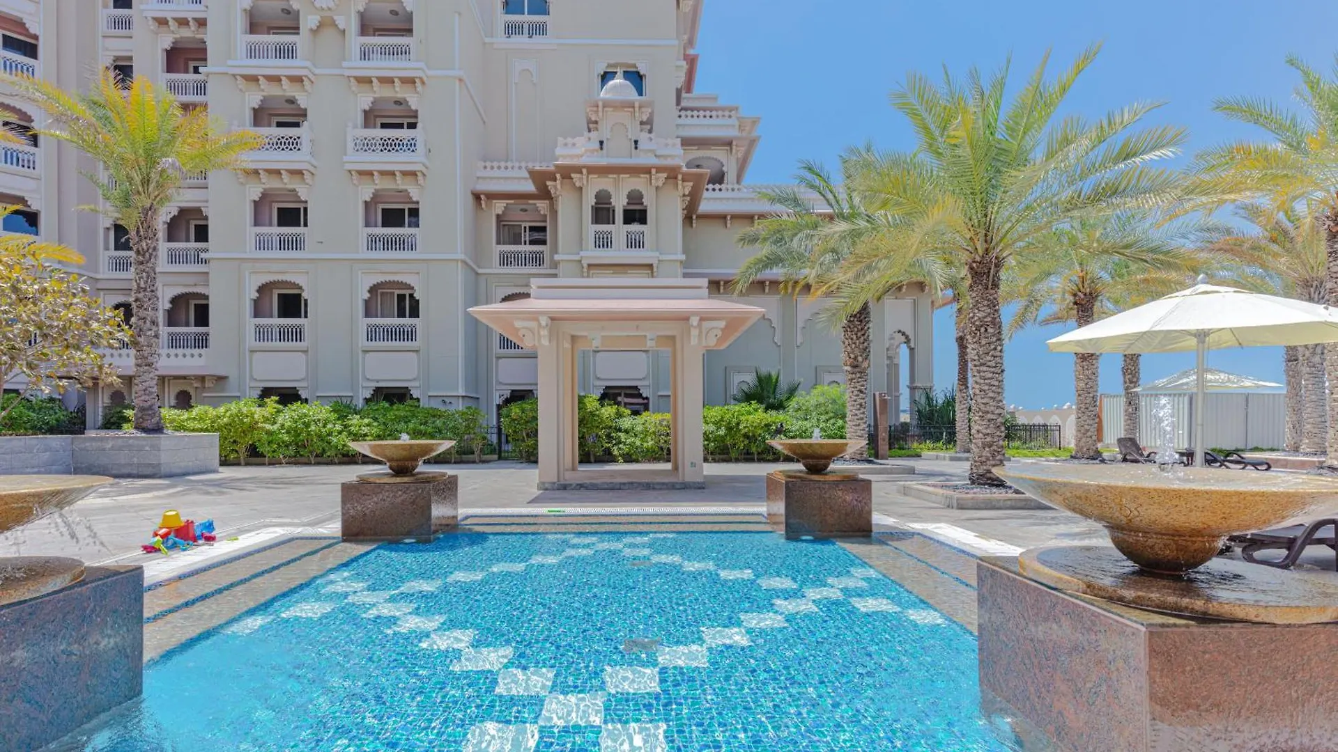 Spacious New 2 Bdr, Pool And Beach Access Dubai 0*,  United Arab Emirates