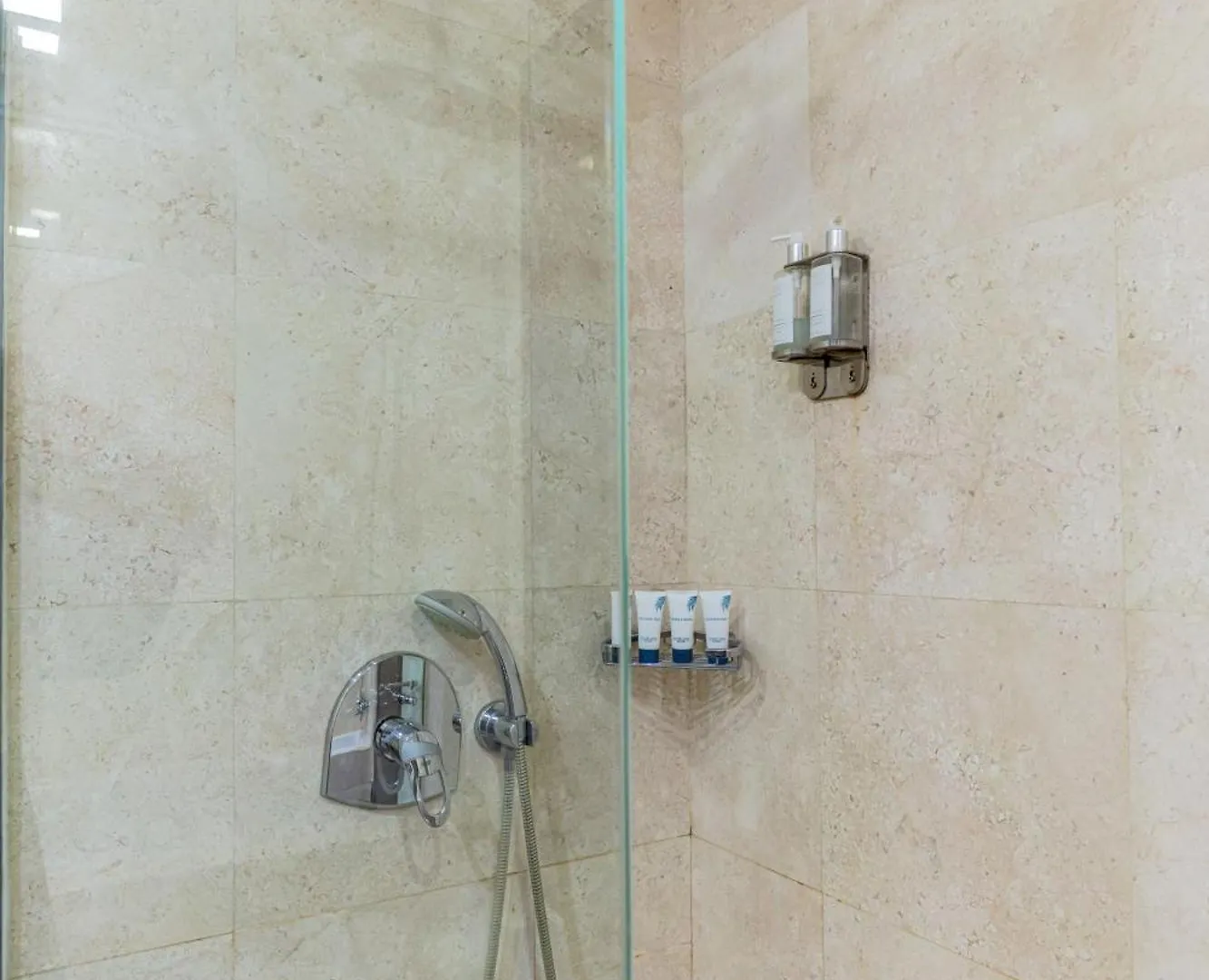 Apartment Spacious New 2 Bdr, Pool And Beach Access Dubai