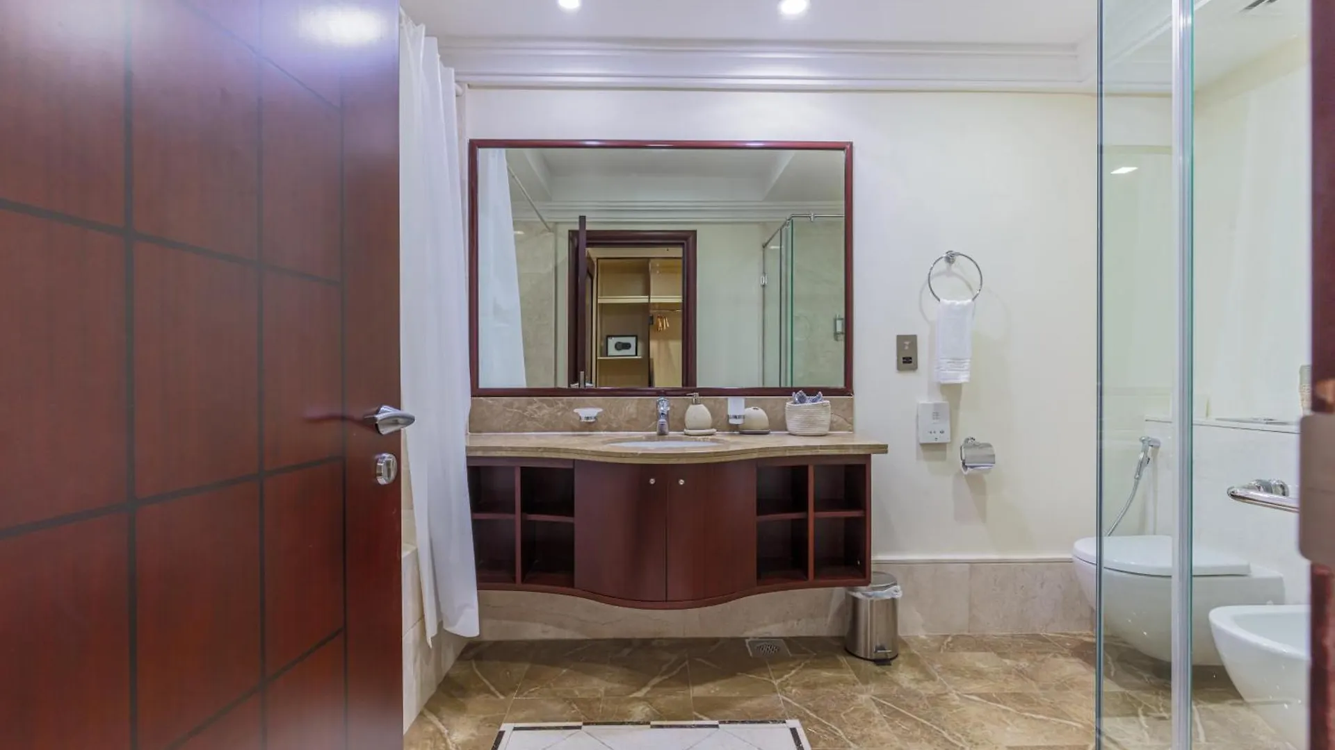 Spacious New 2 Bdr, Pool And Beach Access Dubai