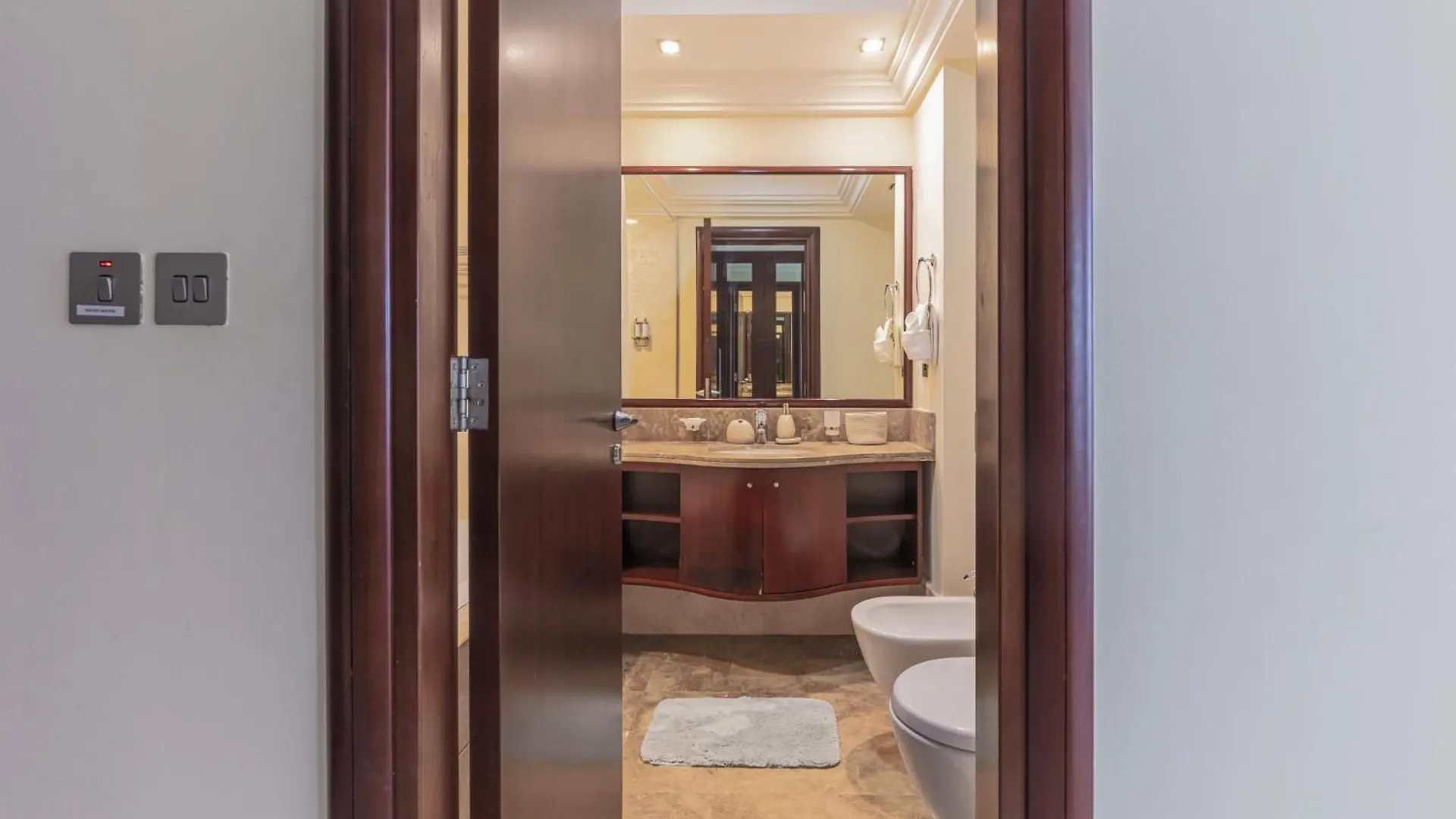 Apartment Spacious New 2 Bdr, Pool And Beach Access Dubai